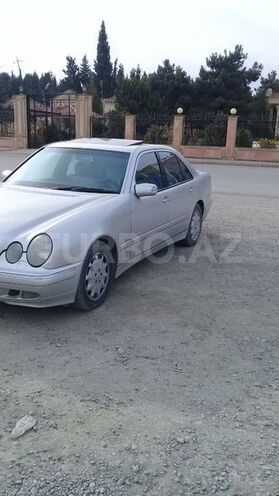 Mercedes E 220 2001, 222,000 km - 2.2 l - Şəmkir