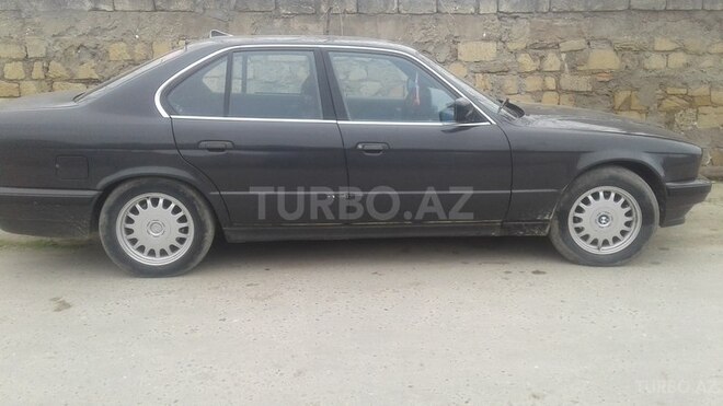 BMW 525 1991, 400,000 km - 0.3 л - Neftçala