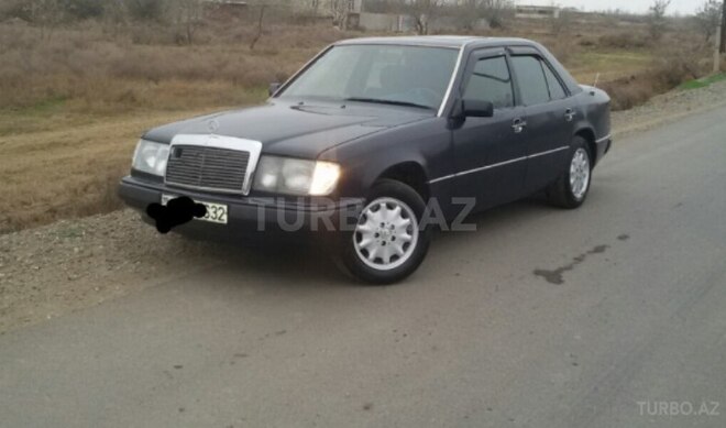 Mercedes E 250 1993, 360,000 km - 2.5 l - İmişli