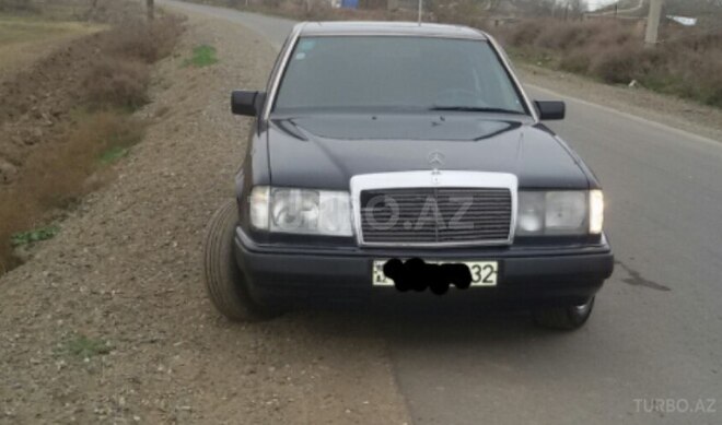 Mercedes E 250 1993, 360,000 km - 2.5 l - İmişli