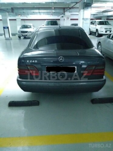 Mercedes E 240 1998, 278,000 km - 2.4 l - Bakı