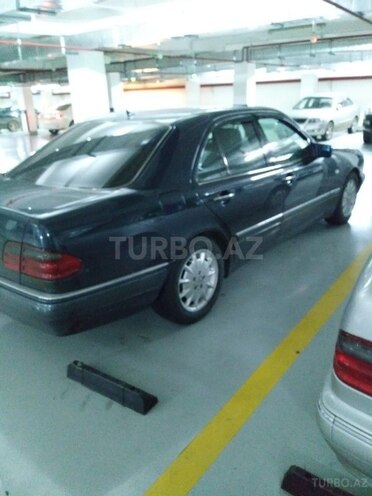 Mercedes E 240 1998, 278,000 km - 2.4 l - Bakı