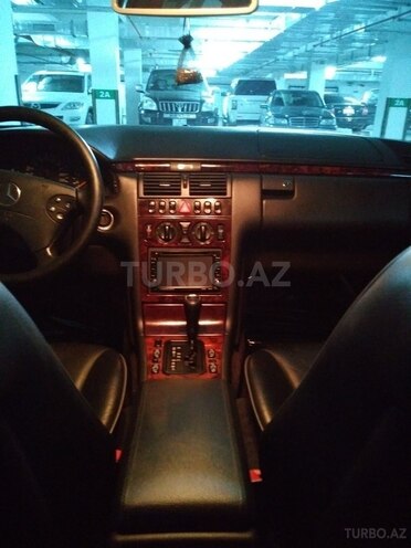 Mercedes E 240 1998, 278,000 km - 2.4 l - Bakı
