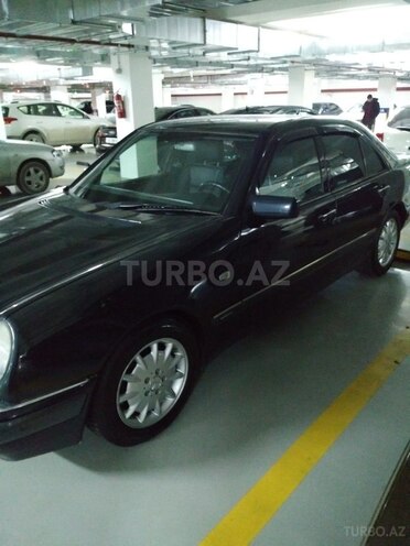 Mercedes E 240 1998, 278,000 km - 2.4 l - Bakı