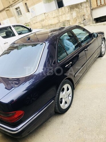 Mercedes E 240 2000, 186,000 km - 2.4 l - Bakı