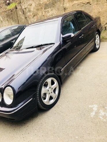 Mercedes E 240 2000, 186,000 km - 2.4 l - Bakı