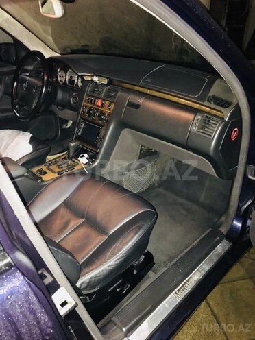 Mercedes E 240 2000, 186,000 km - 2.4 l - Bakı