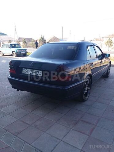 Mercedes C 180 1998, 290,000 km - 1.8 l - Saatlı