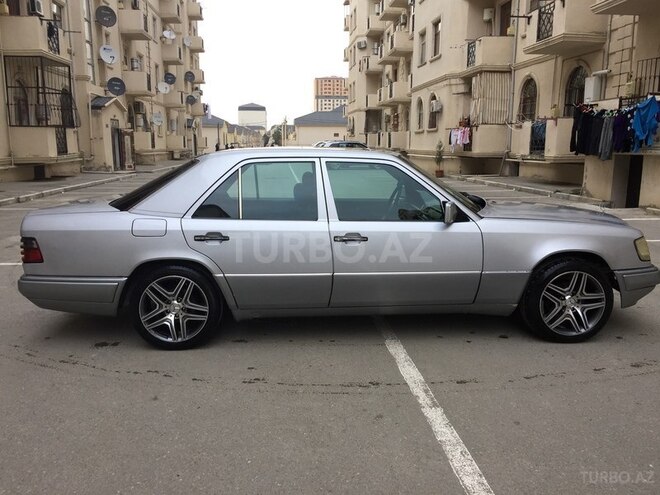 Mercedes E 220 1993, 3,560,000 km - 2.2 л - Bakı