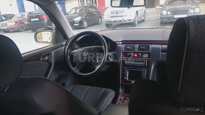 Mercedes E 240 2000, 327,000 km - 2.6 l - Bakı