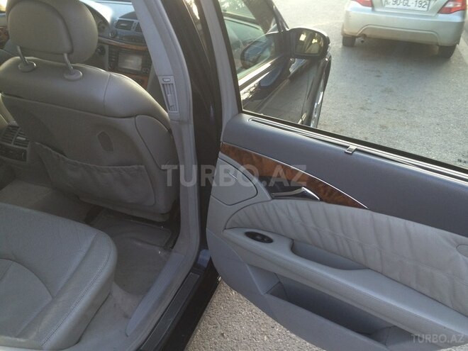 Mercedes E 500 2002, 215,470 km - 5.0 l - Bakı