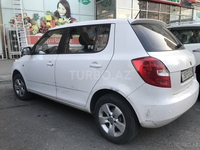 Skoda Fabia 2011, 180,000 km - 1.6 l - Bakı