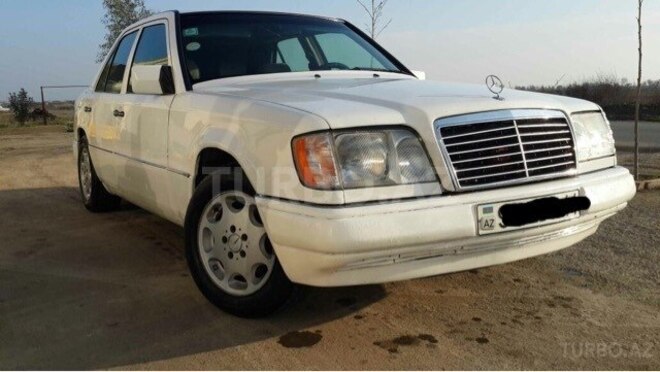 Mercedes E 220 1994, 292,888 km - 2.2 l - Biləsuvar
