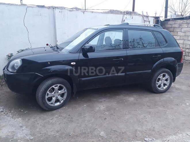 Hyundai Tucson 2008, 133,000 km - 2.0 l - Salyan
