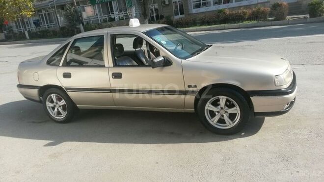 Opel Vectra 1990, 370,000 km - 1.8 l - Şəki