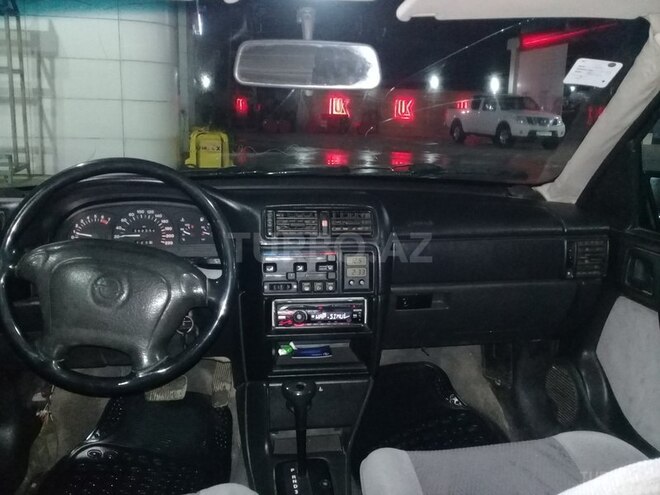 Opel Vectra 1995, 360,000 km - 2.0 l - Bakı