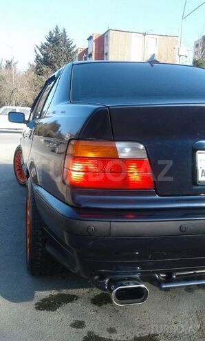 BMW 318 1993, 415,000 km - 1.8 l - Bakı