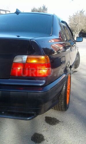 BMW 318 1993, 415,000 km - 1.8 l - Bakı