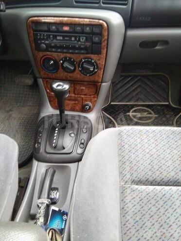 Opel Vectra 1996, 245,000 km - 2.0 l - Bakı