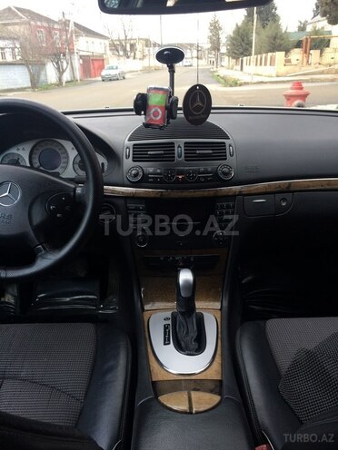 Mercedes E 220 2002, 258,000 km - 2.2 l - Xaçmaz