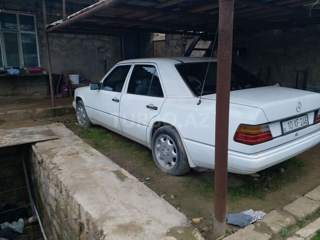 Mercedes E 200 1990, 298,000 km - 2.0 l - Bakı
