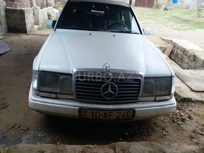 Mercedes E 200 1990, 298,000 km - 2.0 l - Bakı