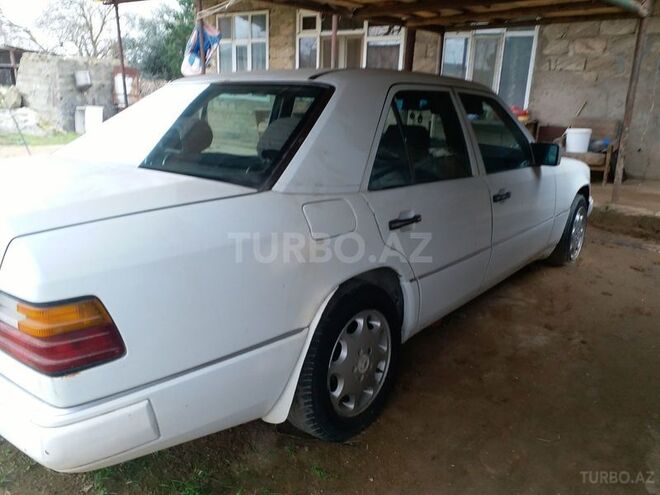 Mercedes E 200 1990, 298,000 km - 2.0 l - Bakı