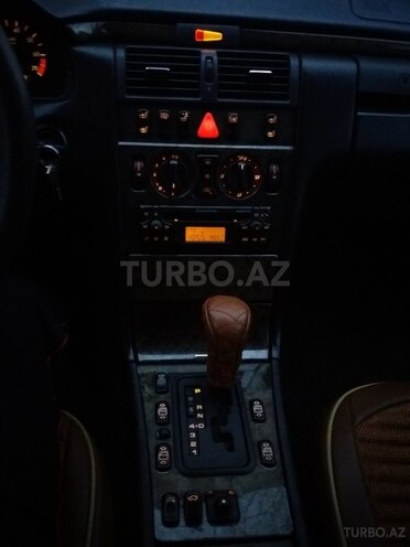 Mercedes E 230 1997, 275,000 km - 2.3 l - Bakı