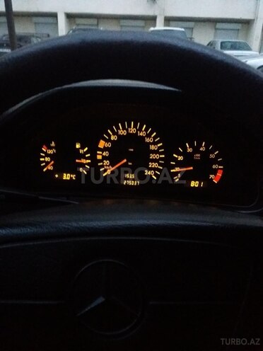 Mercedes E 230 1997, 275,000 km - 2.3 l - Bakı