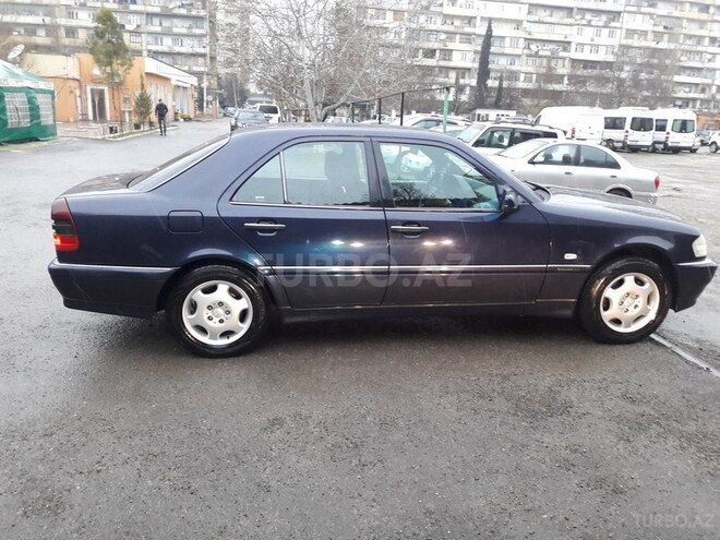 Mercedes C 200 2000, 206,000 km - 2.0 l - Bakı