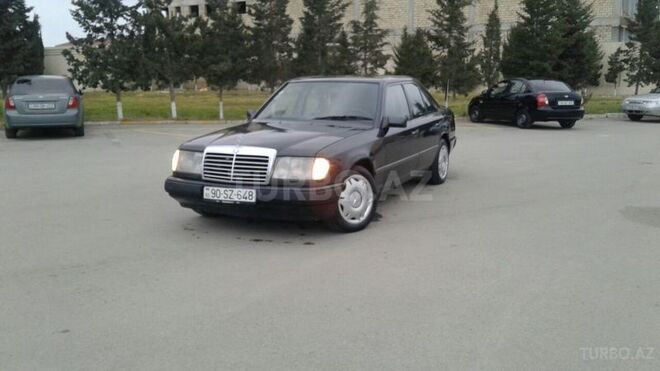Mercedes E 230 1990, 298,000 km - 2.3 l - Sumqayıt