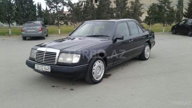 Mercedes E 230 1990, 298,000 km - 2.3 l - Sumqayıt