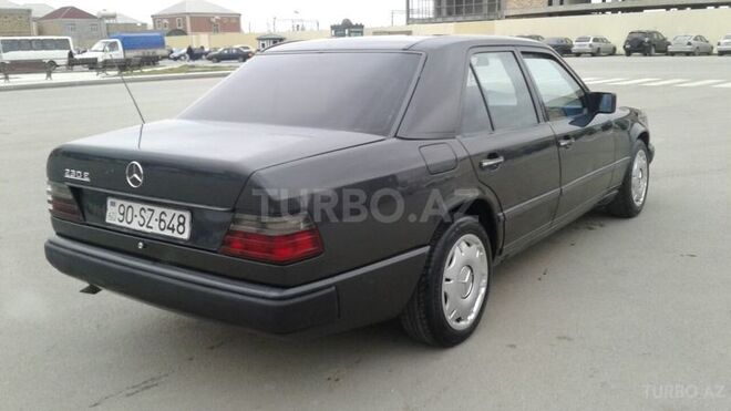 Mercedes E 230 1990, 298,000 km - 2.3 l - Sumqayıt