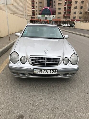 Mercedes E 240 2000, 243,000 km - 2.6 l - Bakı