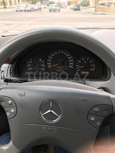 Mercedes E 240 2000, 243,000 km - 2.6 l - Bakı