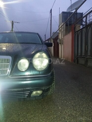 Mercedes E 240 1999, 280,000 km - 2.4 l - Bakı