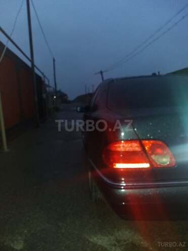 Mercedes E 240 1999, 280,000 km - 2.4 l - Bakı