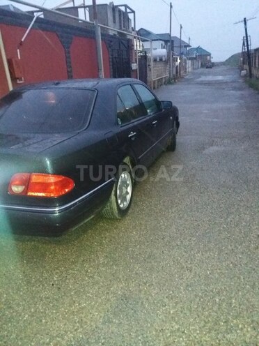 Mercedes E 240 1999, 280,000 km - 2.4 l - Bakı