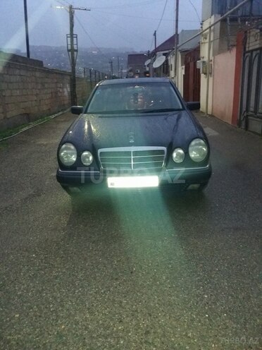 Mercedes E 240 1999, 280,000 km - 2.4 l - Bakı