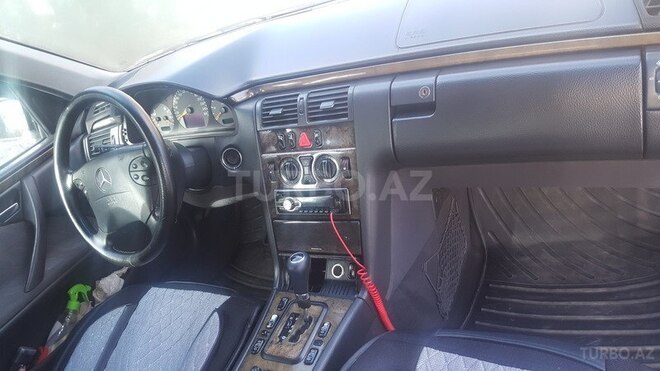 Mercedes E 270 2000, 250,000 km - 2.7 l - Bakı