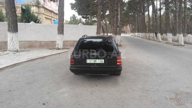 Mercedes E 220 1993, 35,500 km - 0.2 l - Sumqayıt