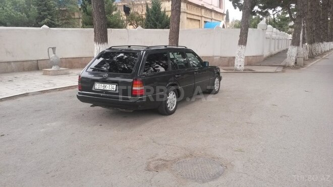 Mercedes E 220 1993, 35,500 km - 0.2 l - Sumqayıt