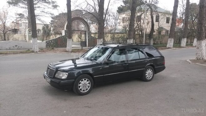Mercedes E 220 1993, 35,500 km - 0.2 l - Sumqayıt