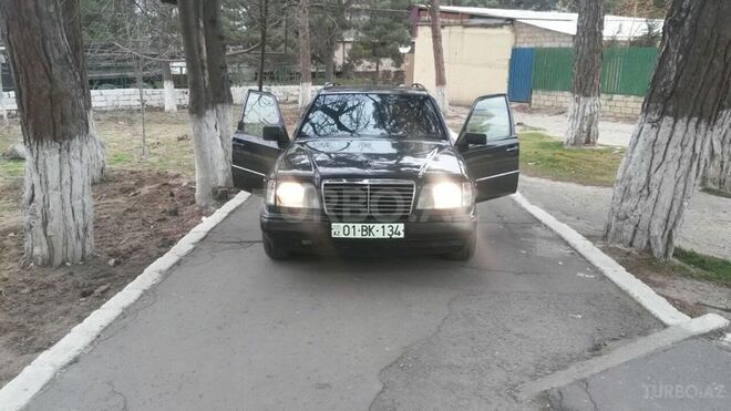 Mercedes E 220 1993, 340,000 km - 2.2 l - Xırdalan