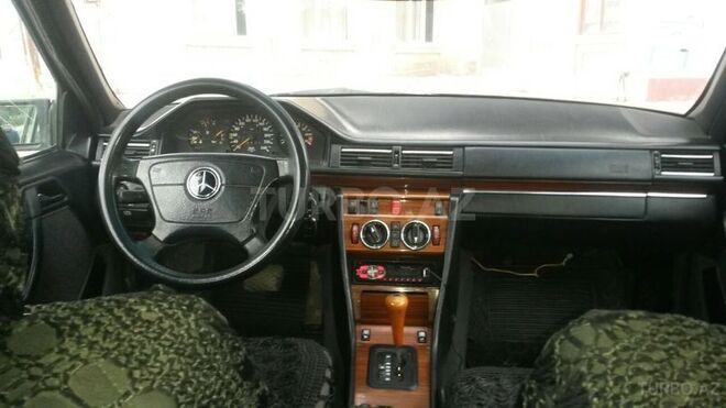 Mercedes E 220 1993, 340,000 km - 2.2 l - Xırdalan