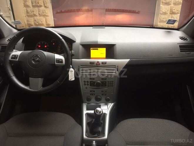 Opel Astra 2010, 163,000 km - 1.6 л - Bakı