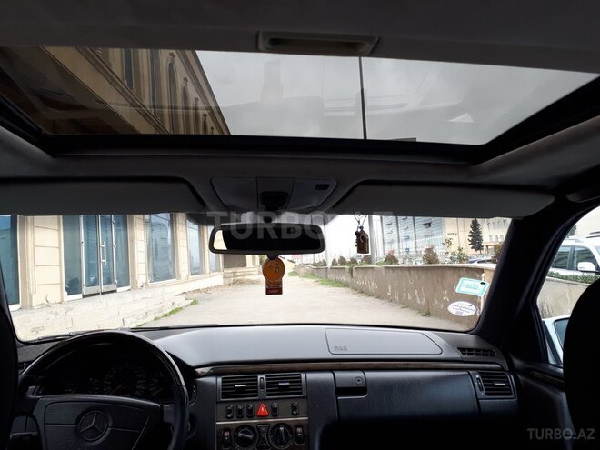 Mercedes E 230 1997, 396,000 km - 2.3 l - Bakı