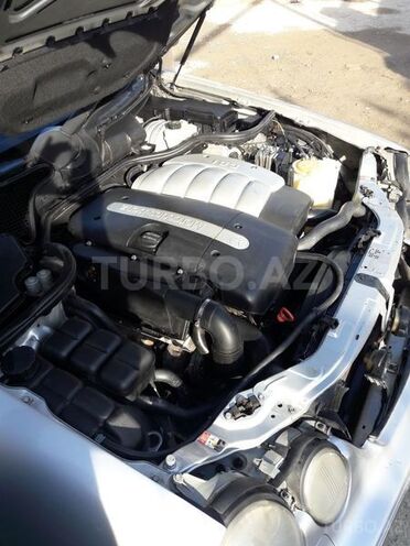 Mercedes E 270 2001, 236,000 km - 2.7 l - Xırdalan