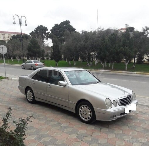 Mercedes E 270 2001, 236,000 km - 2.7 l - Xırdalan