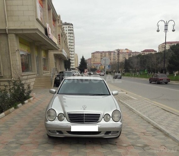 Mercedes E 270 2001, 236,000 km - 2.7 l - Xırdalan